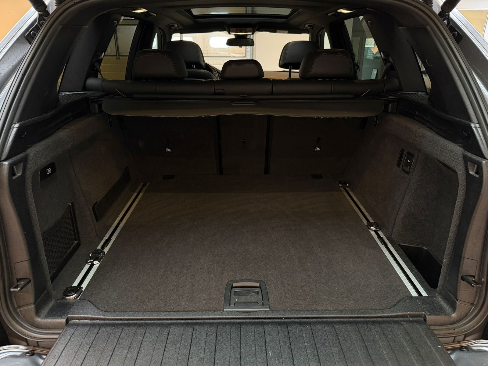 Sølv BMW X5 fra 2018