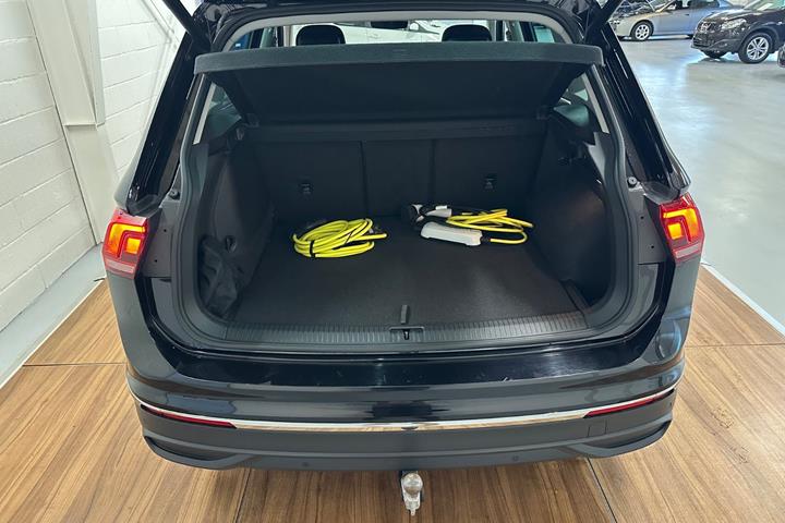Sort VW Tiguan fra 2021