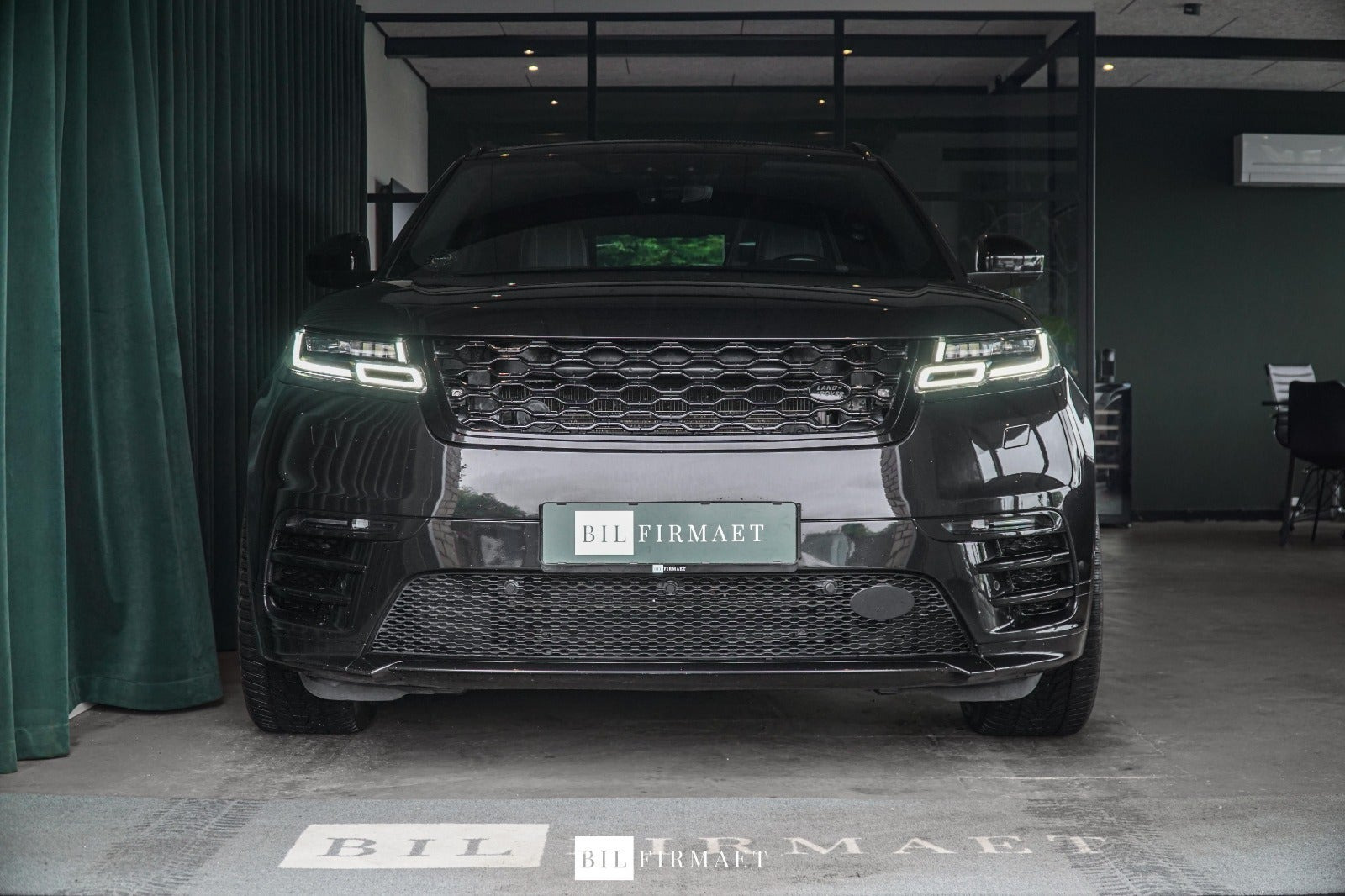 Sort Land Rover Range Rover Velar fra 2018