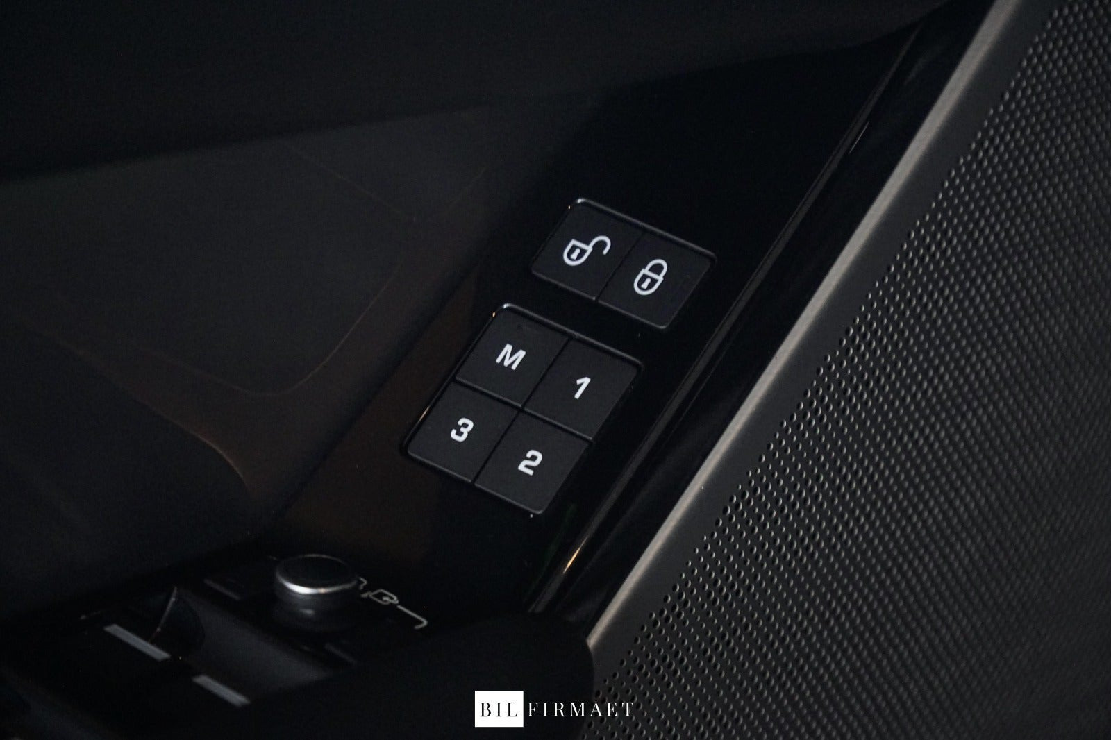 Sort Land Rover Range Rover Velar fra 2018