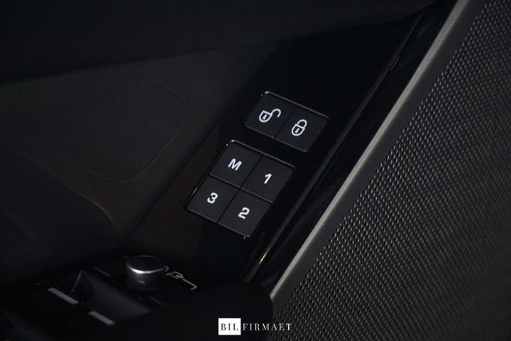 Sort Land Rover Range Rover Velar fra 2018