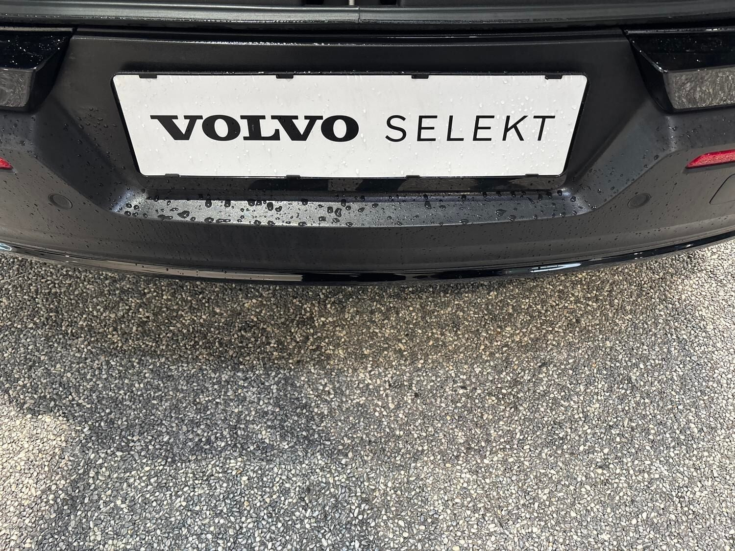 Sort Volvo XC40 fra 2024