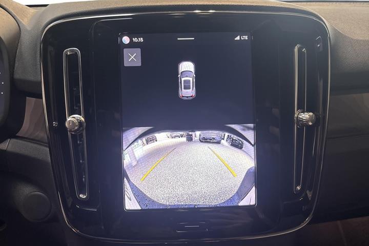 Sort Volvo XC40 fra 2024