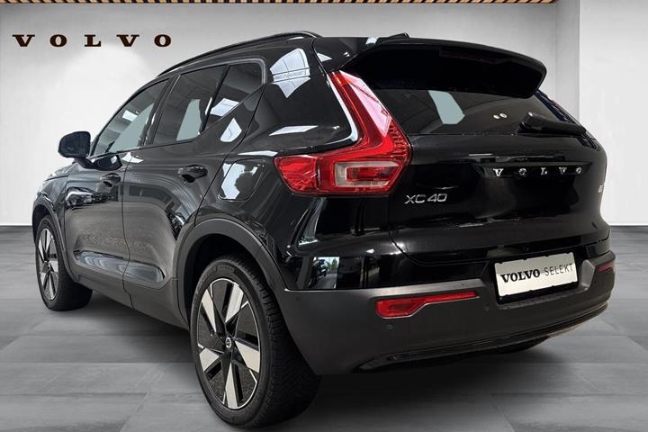 Sort Volvo XC40 fra 2024