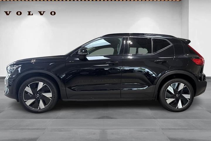 Sort Volvo XC40 fra 2024