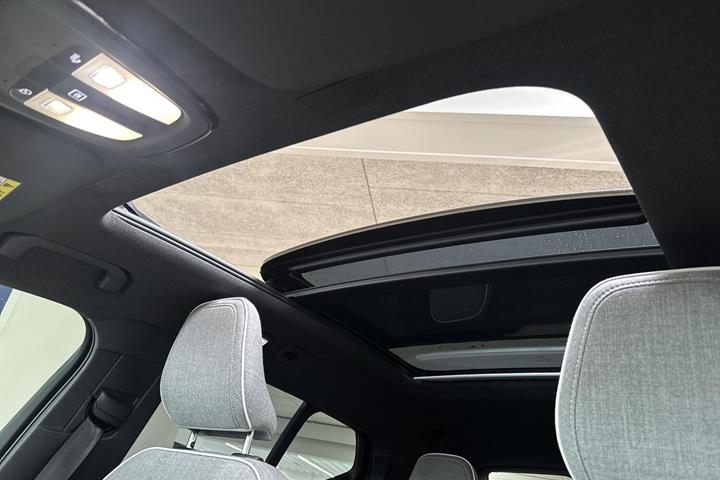 Sort Volvo XC40 fra 2024