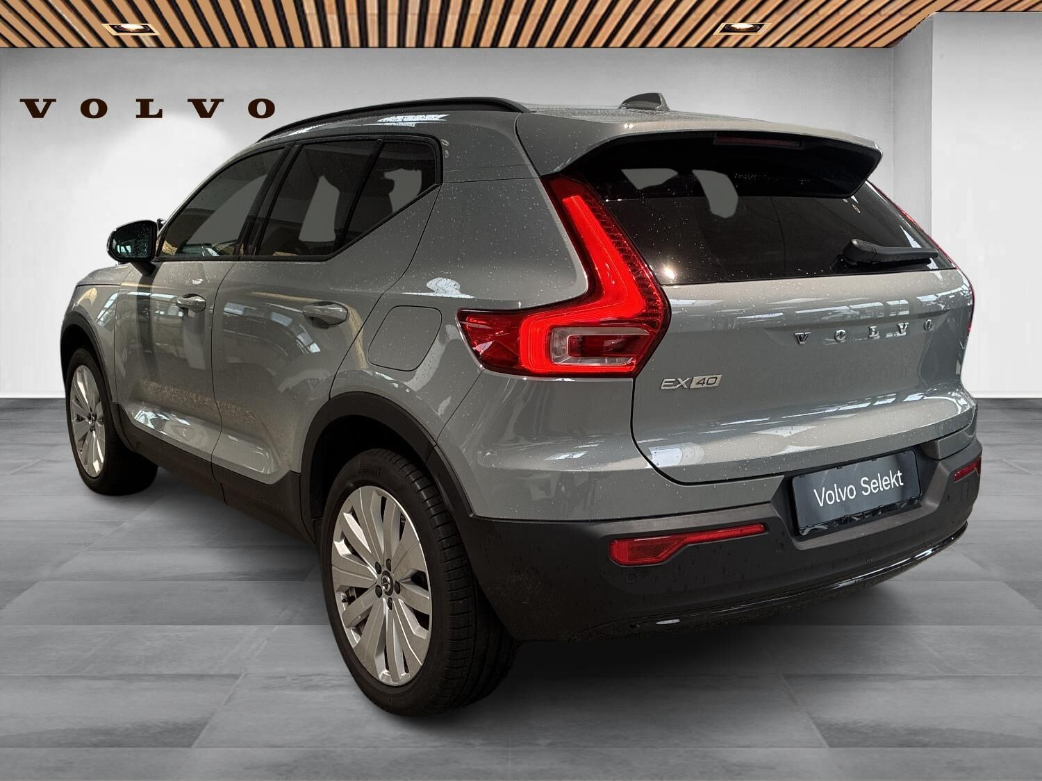 Grå Volvo EX40 fra 2025