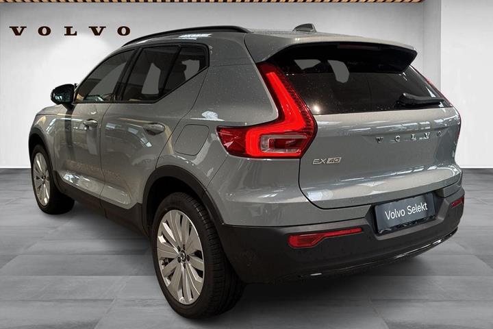 Grå Volvo EX40 fra 2025