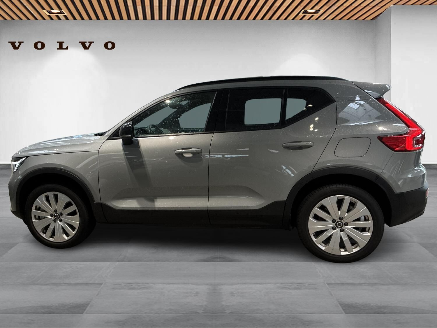 Grå Volvo EX40 fra 2025