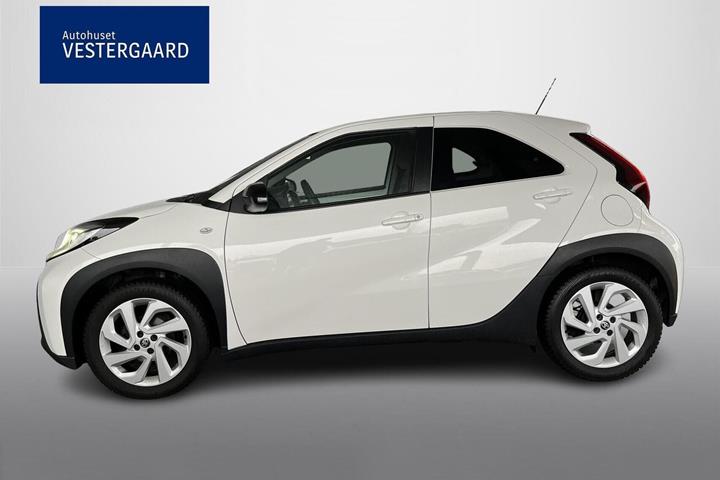 Hvid Toyota Aygo X fra 2023
