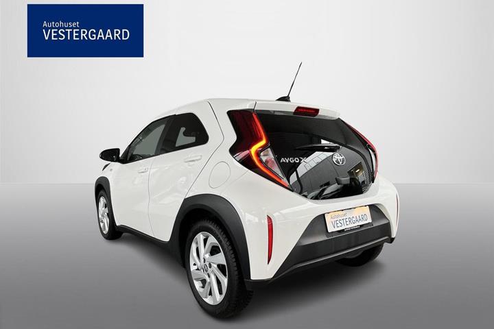 Hvid Toyota Aygo X fra 2023