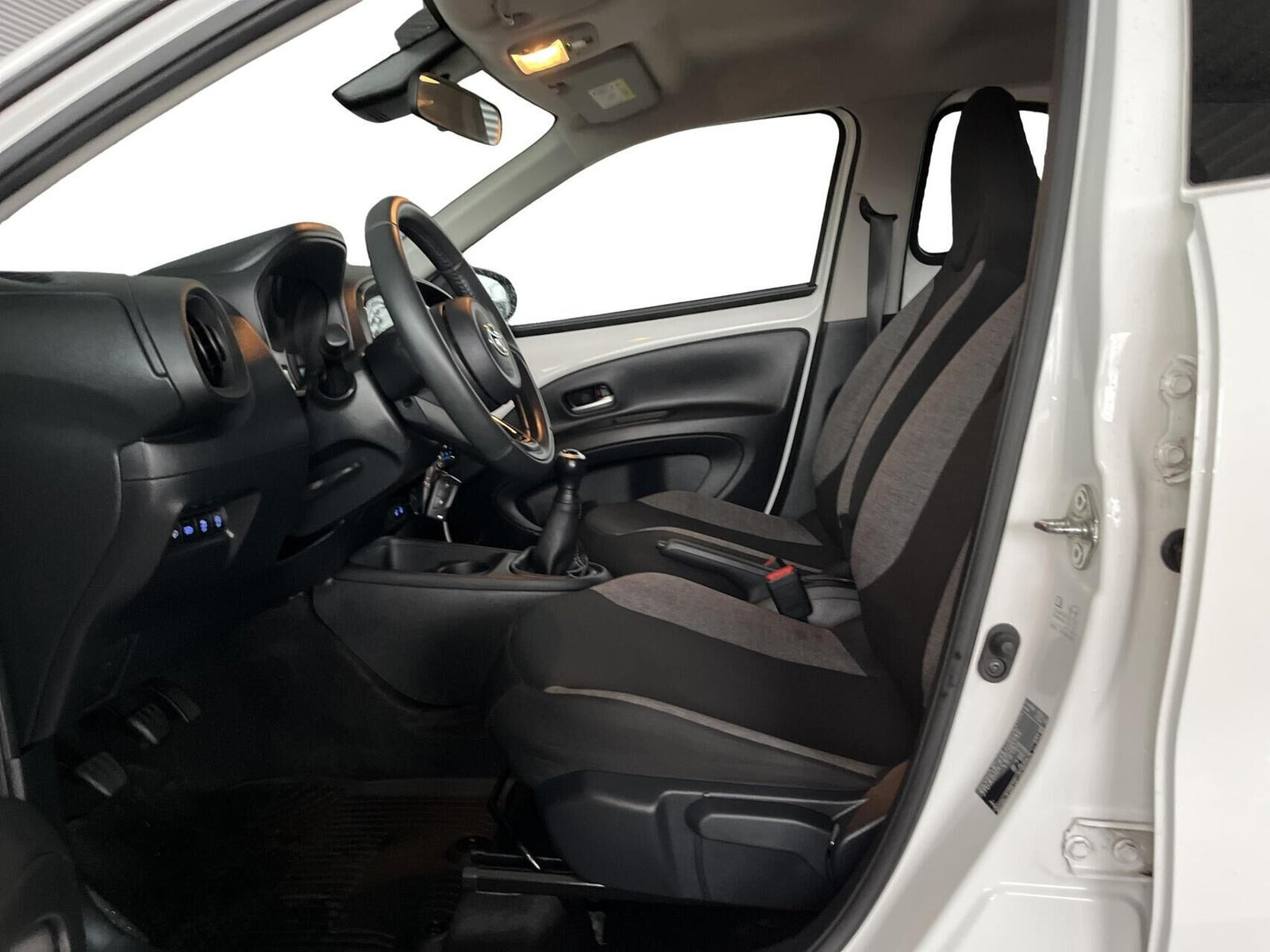 Hvid Toyota Aygo X fra 2023