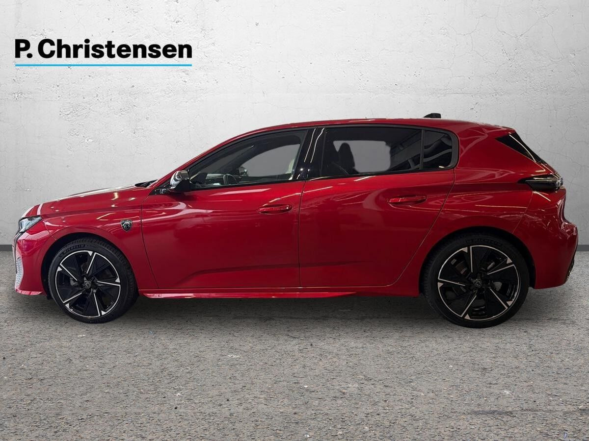 Rød Peugeot E-308 fra 2023