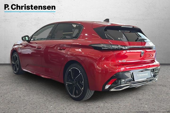 Rød Peugeot E-308 fra 2023