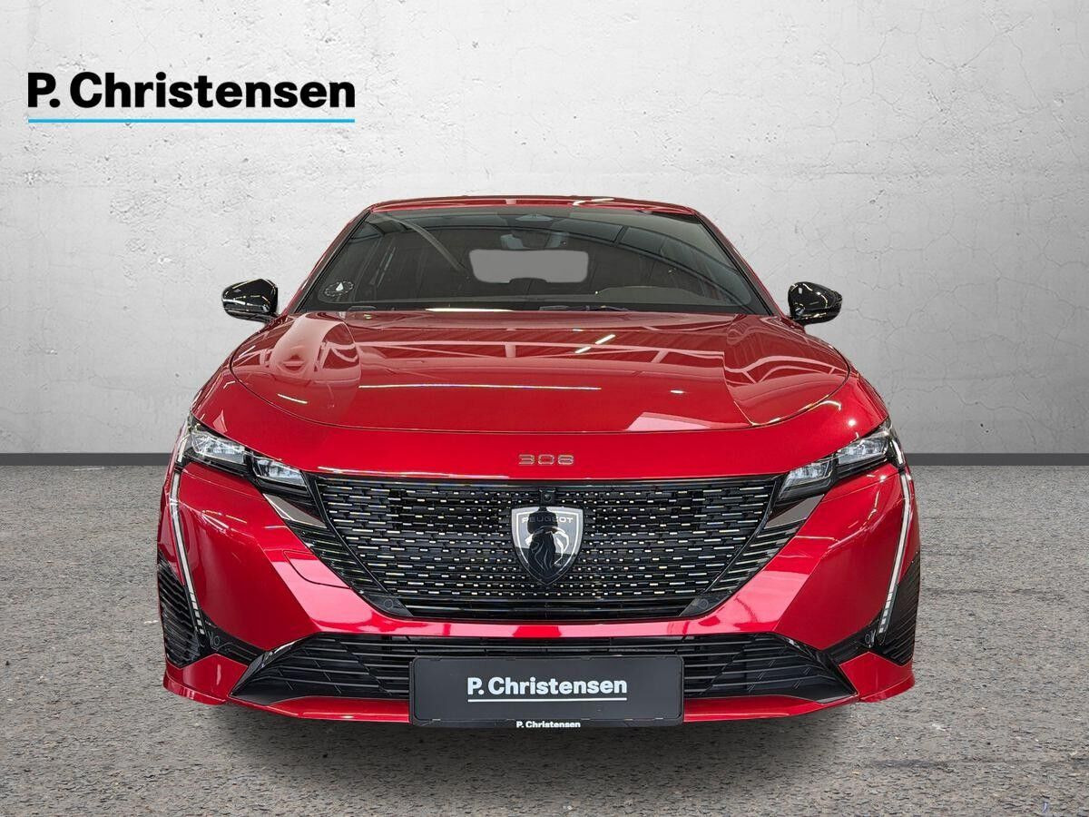 Rød Peugeot E-308 fra 2023