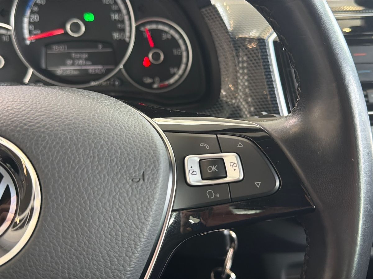 Hvid VW E-UP! fra 2023