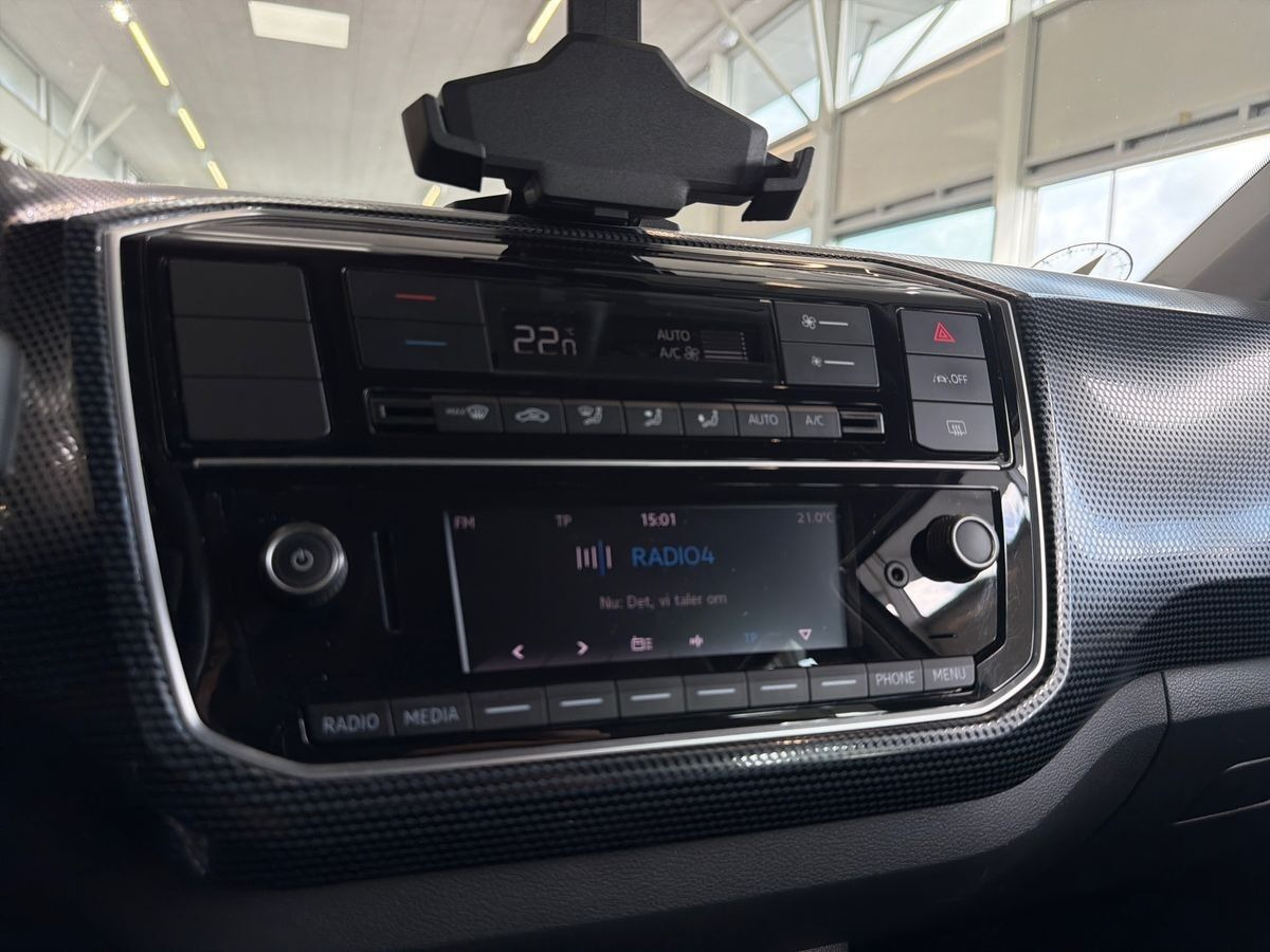 Hvid VW E-UP! fra 2023