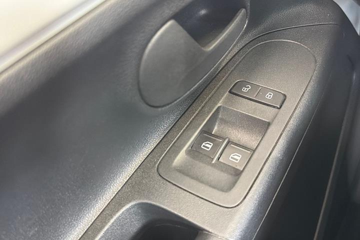 Hvid VW E-UP! fra 2023