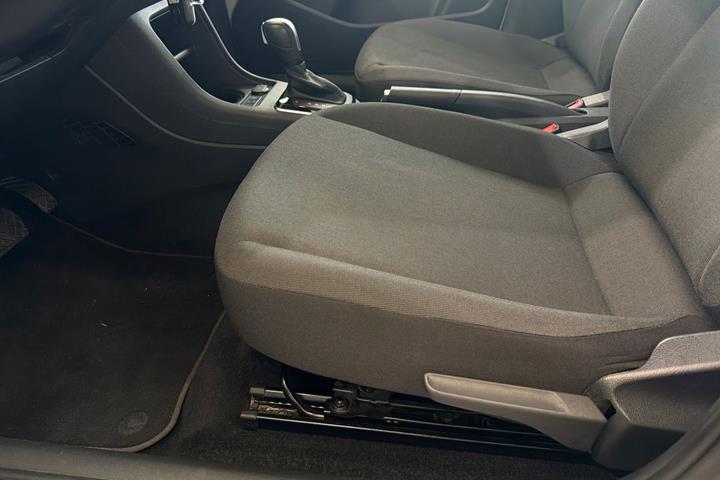 Hvid VW E-UP! fra 2023