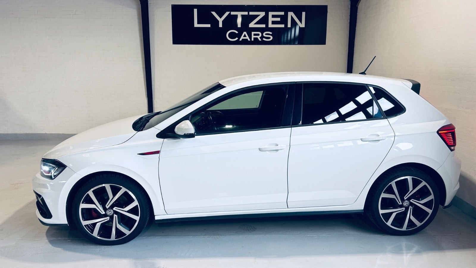 Hvid VW Polo fra 2020