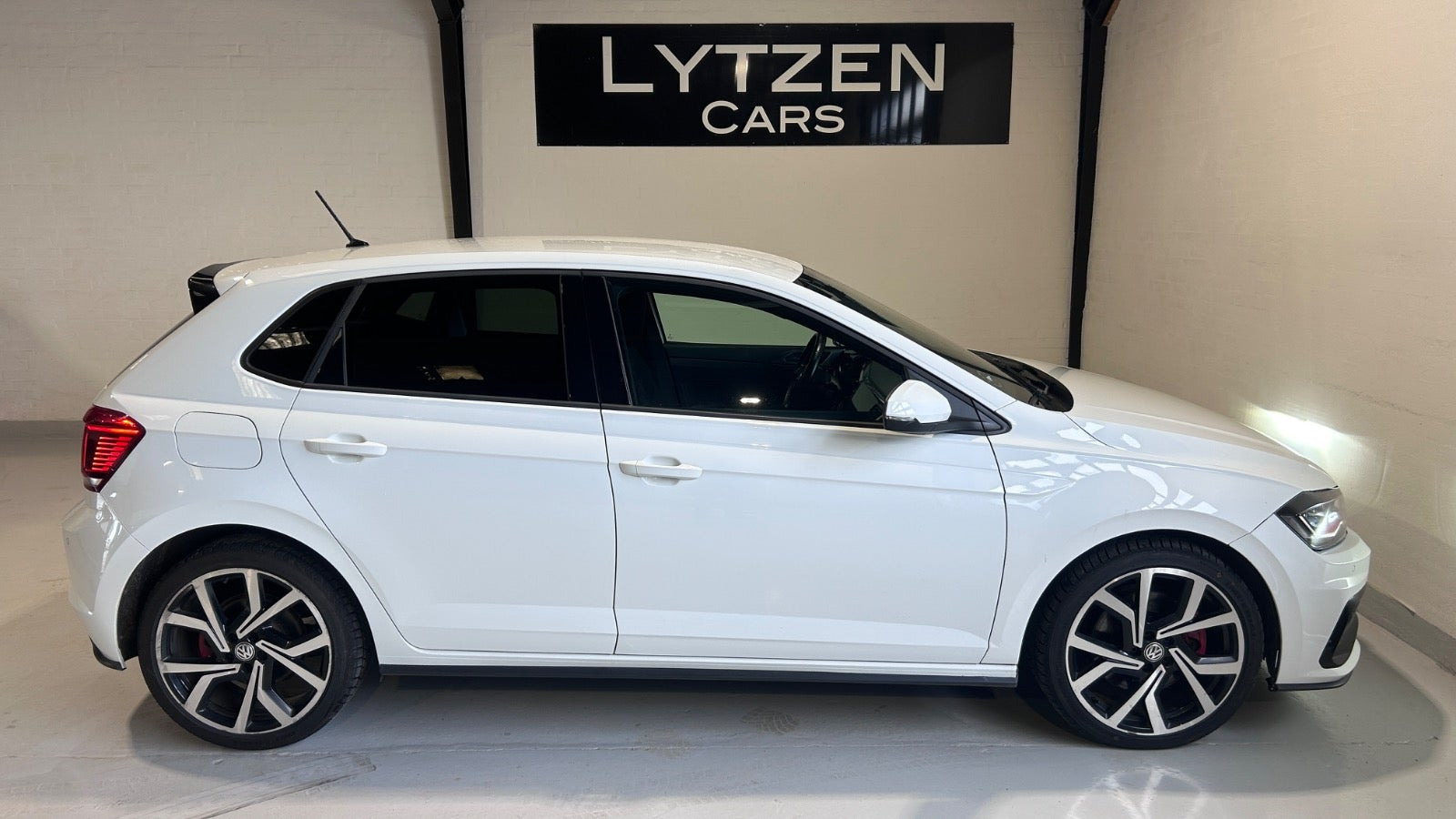 Hvid VW Polo fra 2020