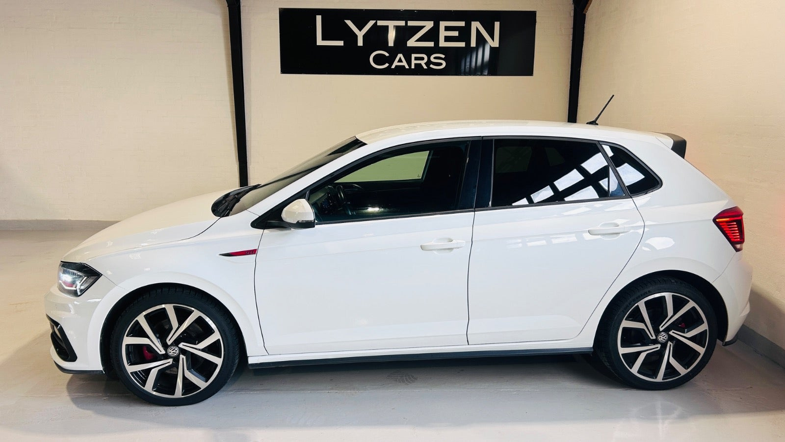 Hvid VW Polo fra 2020