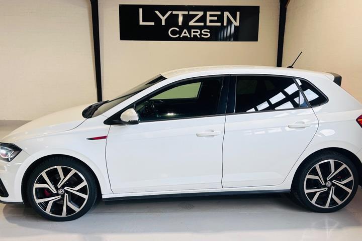 Hvid VW Polo fra 2020