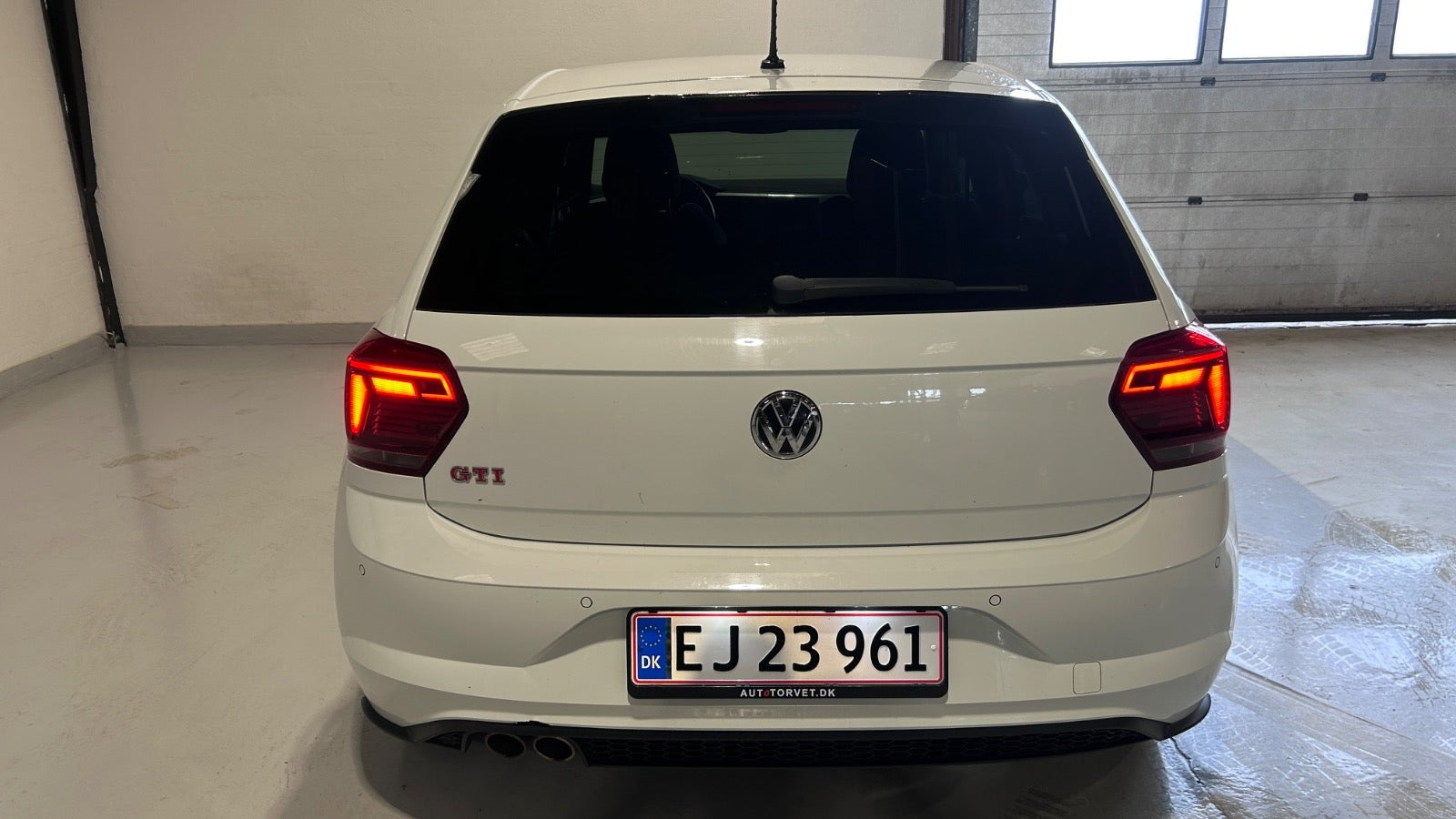 Hvid VW Polo fra 2020