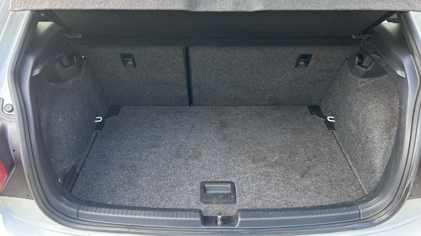 Hvid VW Polo fra 2020