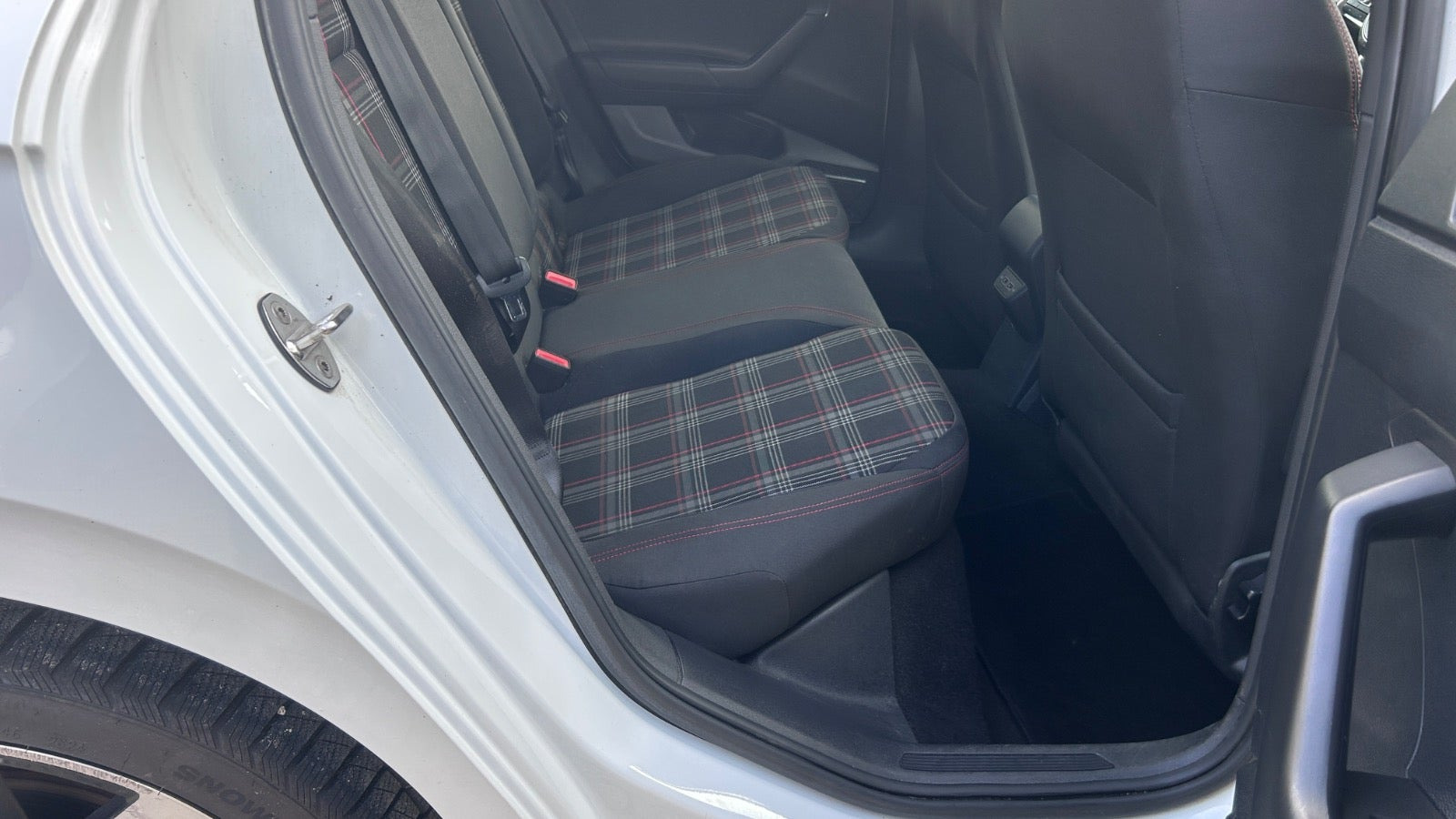 Hvid VW Polo fra 2020