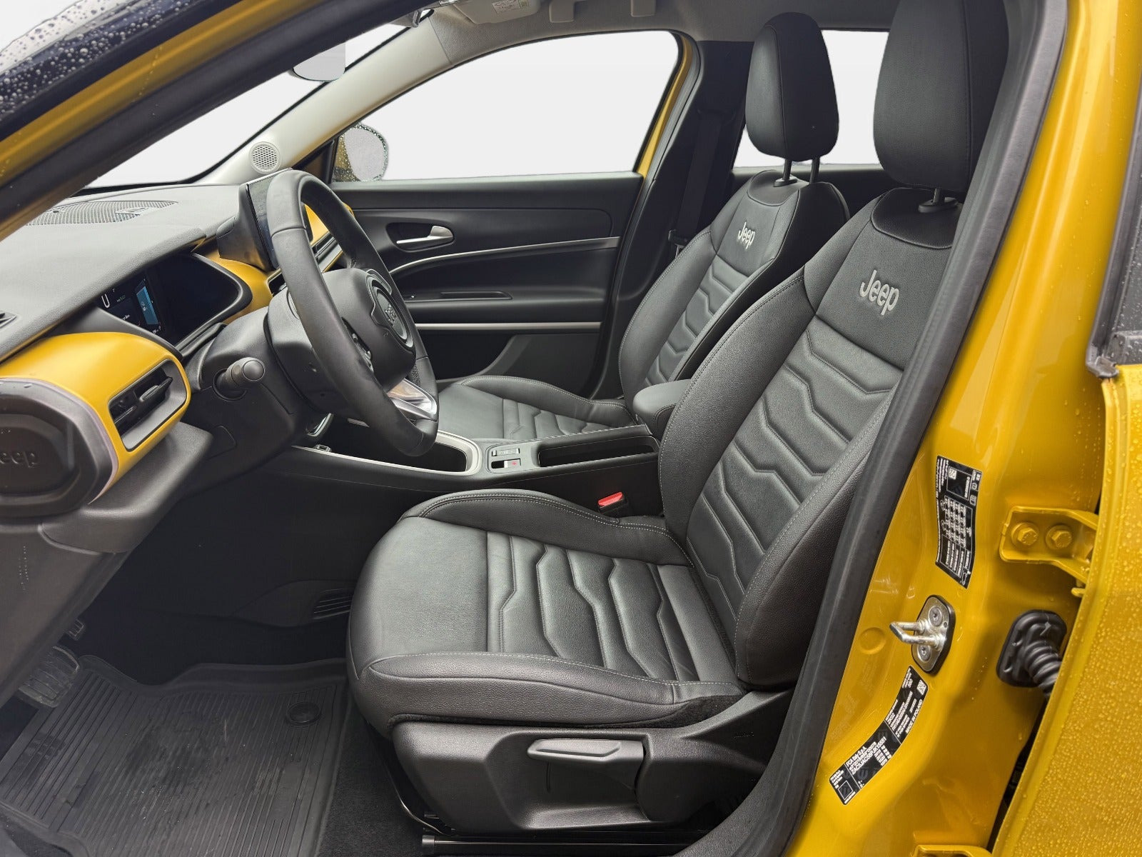 Gul Jeep Avenger fra 2023