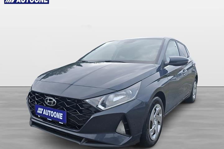 Grå Hyundai i20 fra 2021 set udefra