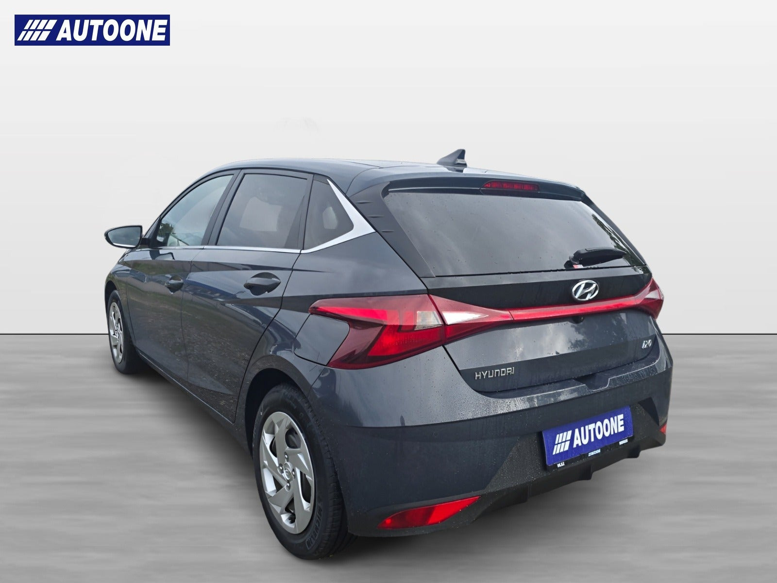 Grå Hyundai i20 fra 2021