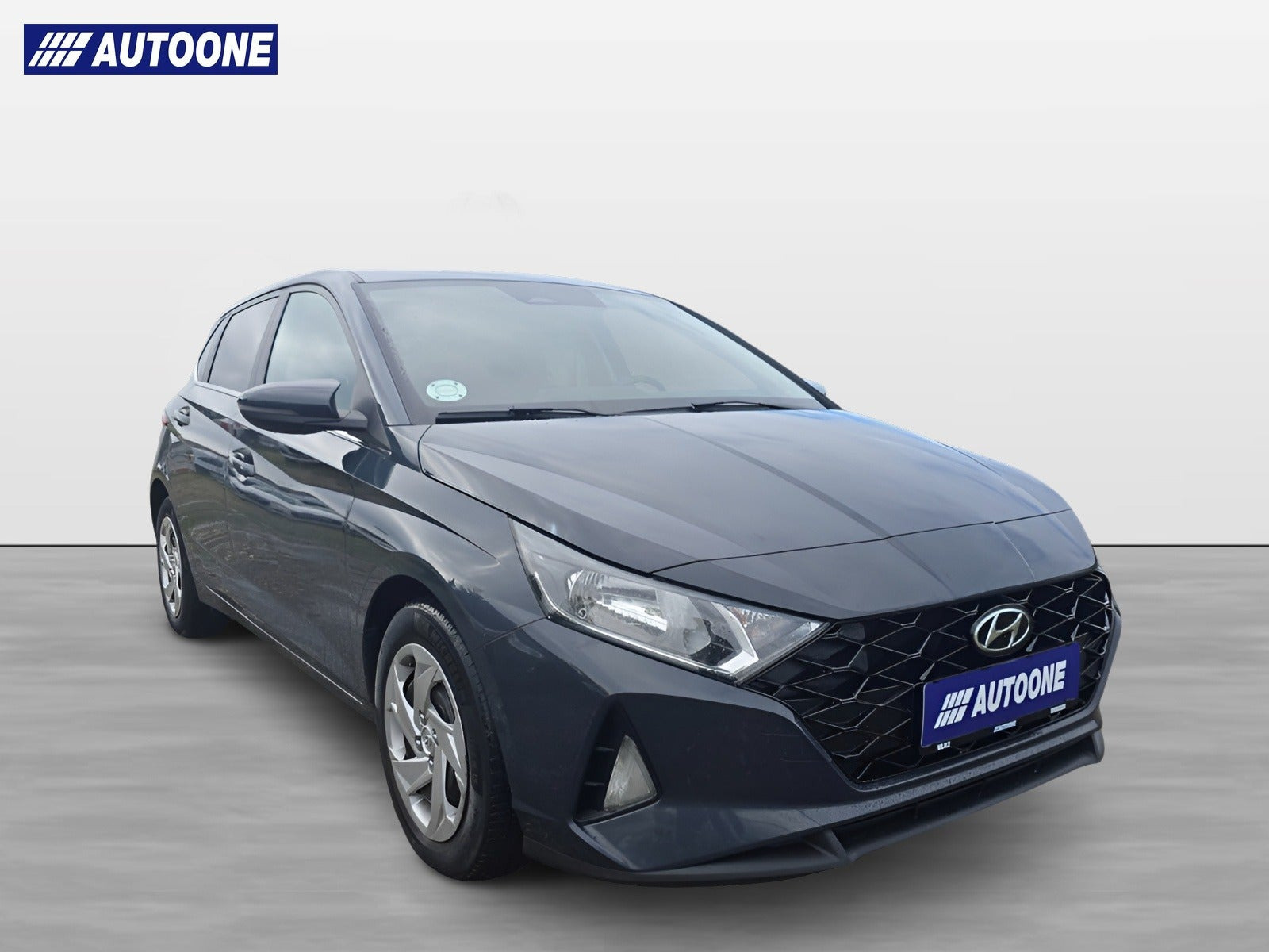 Grå Hyundai i20 fra 2021