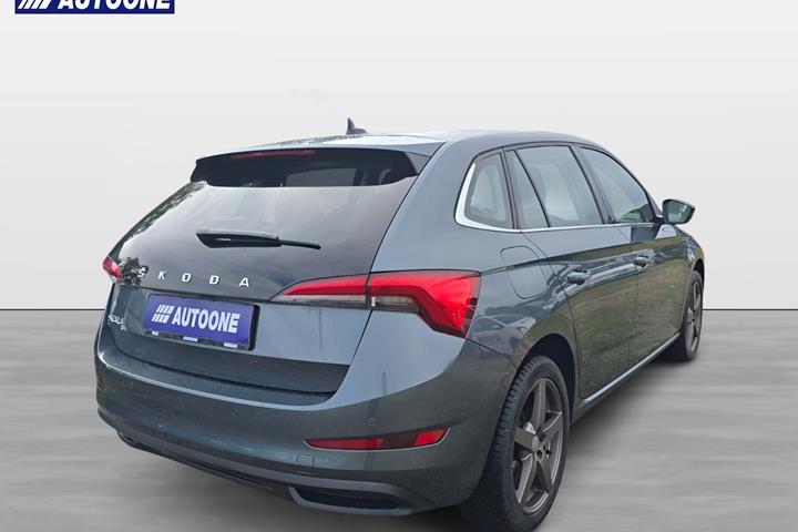 Grå Skoda Scala fra 2021