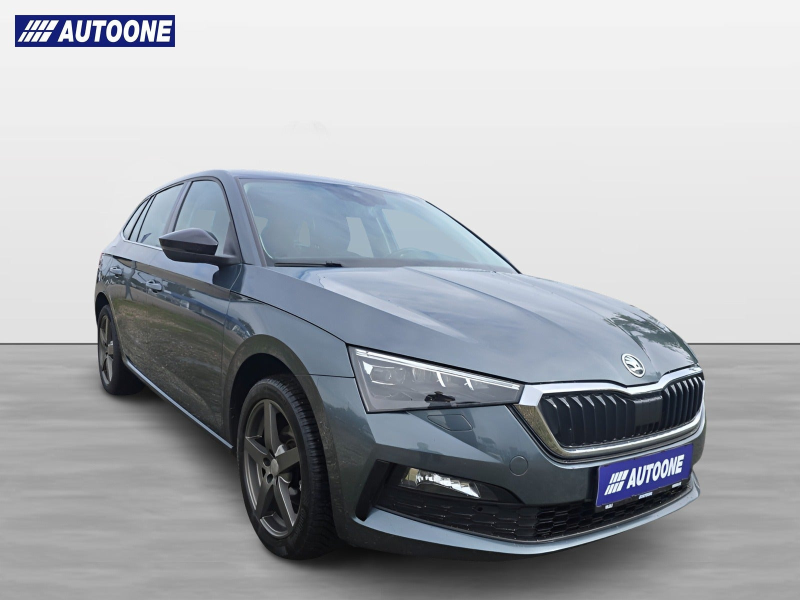 Grå Skoda Scala fra 2021