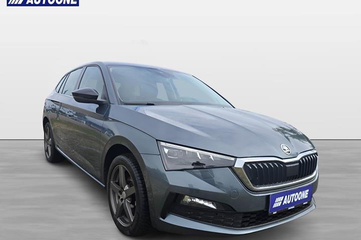 Grå Skoda Scala fra 2021