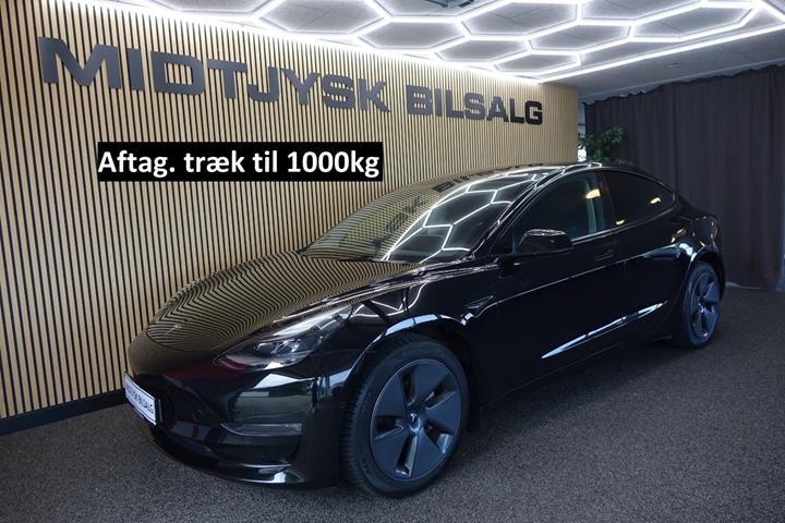Sort Tesla Model 3 fra 2022