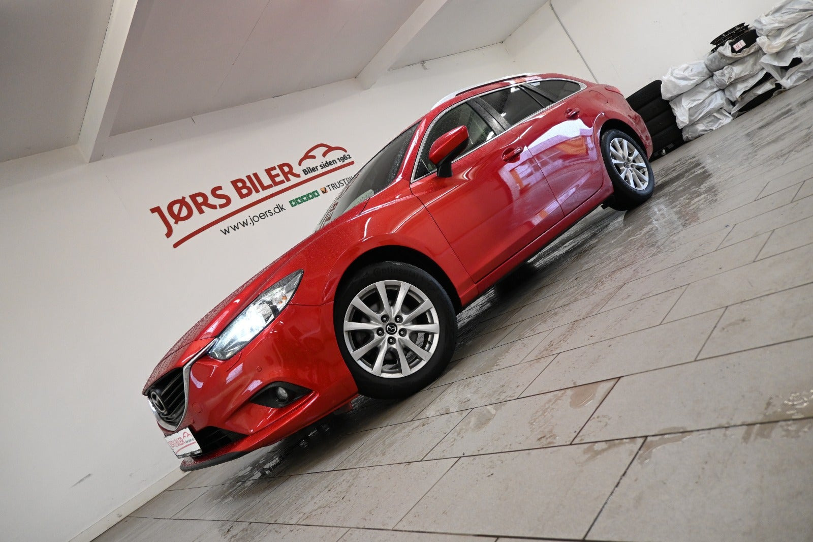 Rød Mazda 6 fra 2013
