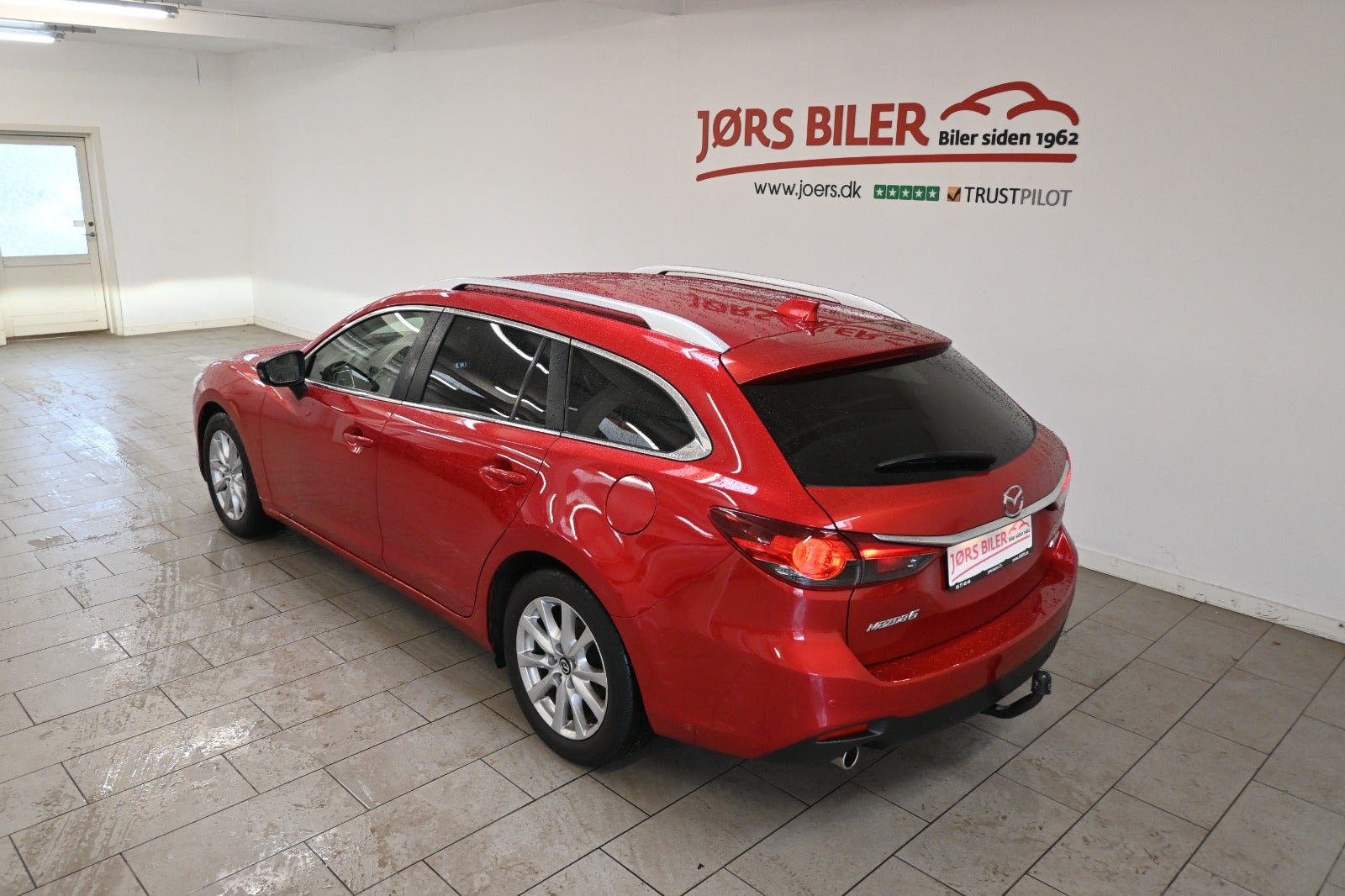 Rød Mazda 6 fra 2013