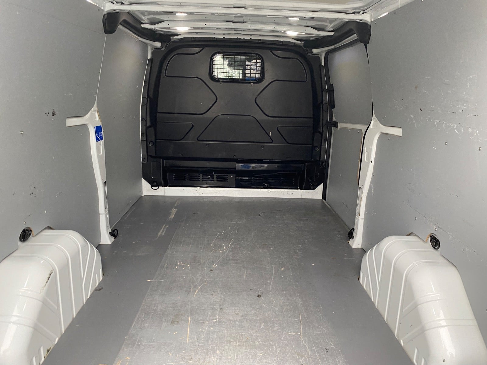 Hvid Ford Transit Custom 300 L2 fra 2020