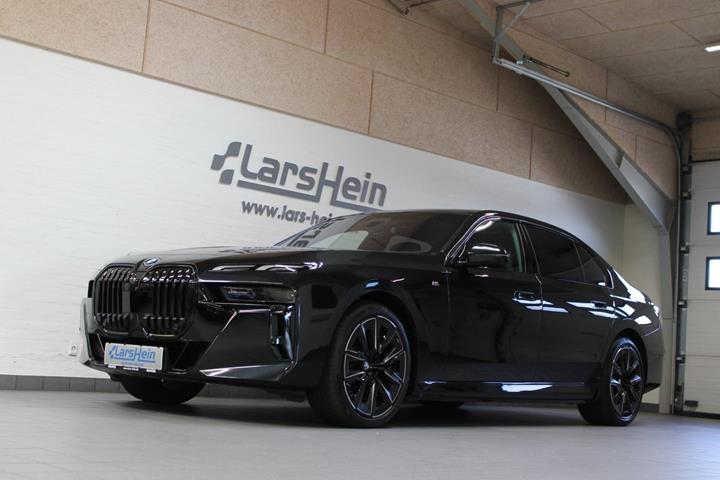 Sort BMW i7 fra 2024