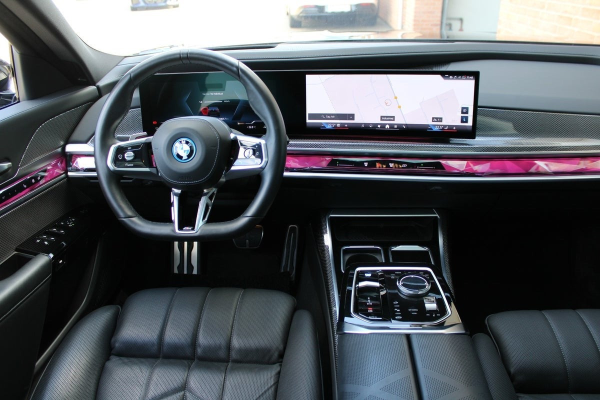 Sort BMW i7 fra 2024