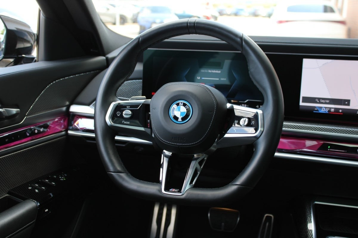 Sort BMW i7 fra 2024