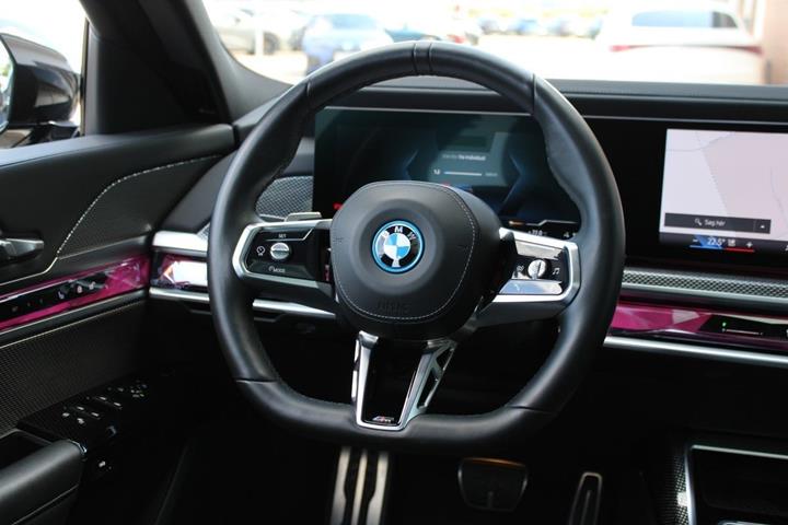 Sort BMW i7 fra 2024