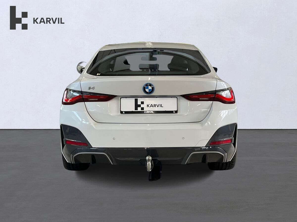 Hvid BMW i4 fra 2022
