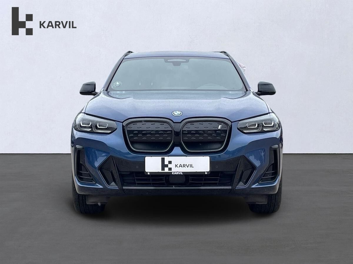 Blå BMW iX3 fra 2022
