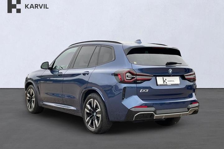 Blå BMW iX3 fra 2022