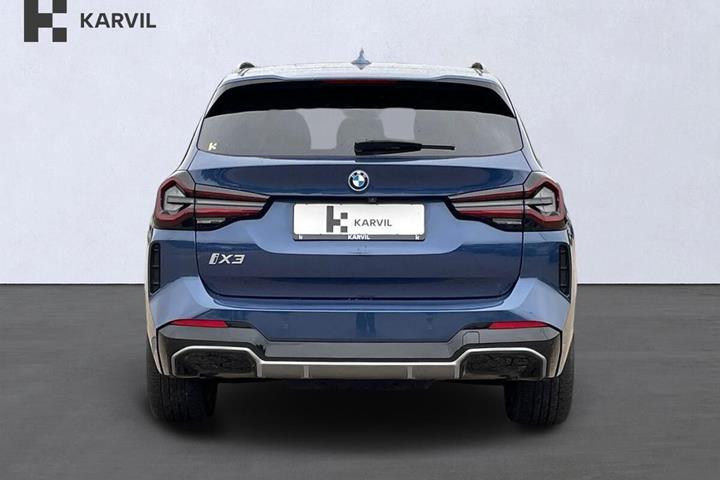 Blå BMW iX3 fra 2022