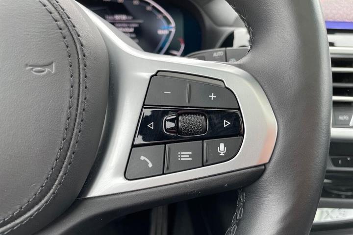 Blå BMW iX3 fra 2022